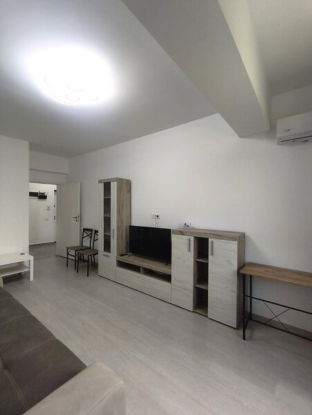 Postalionului, Berceni, garsoniera, loc parcare inclus, 370 EUR.